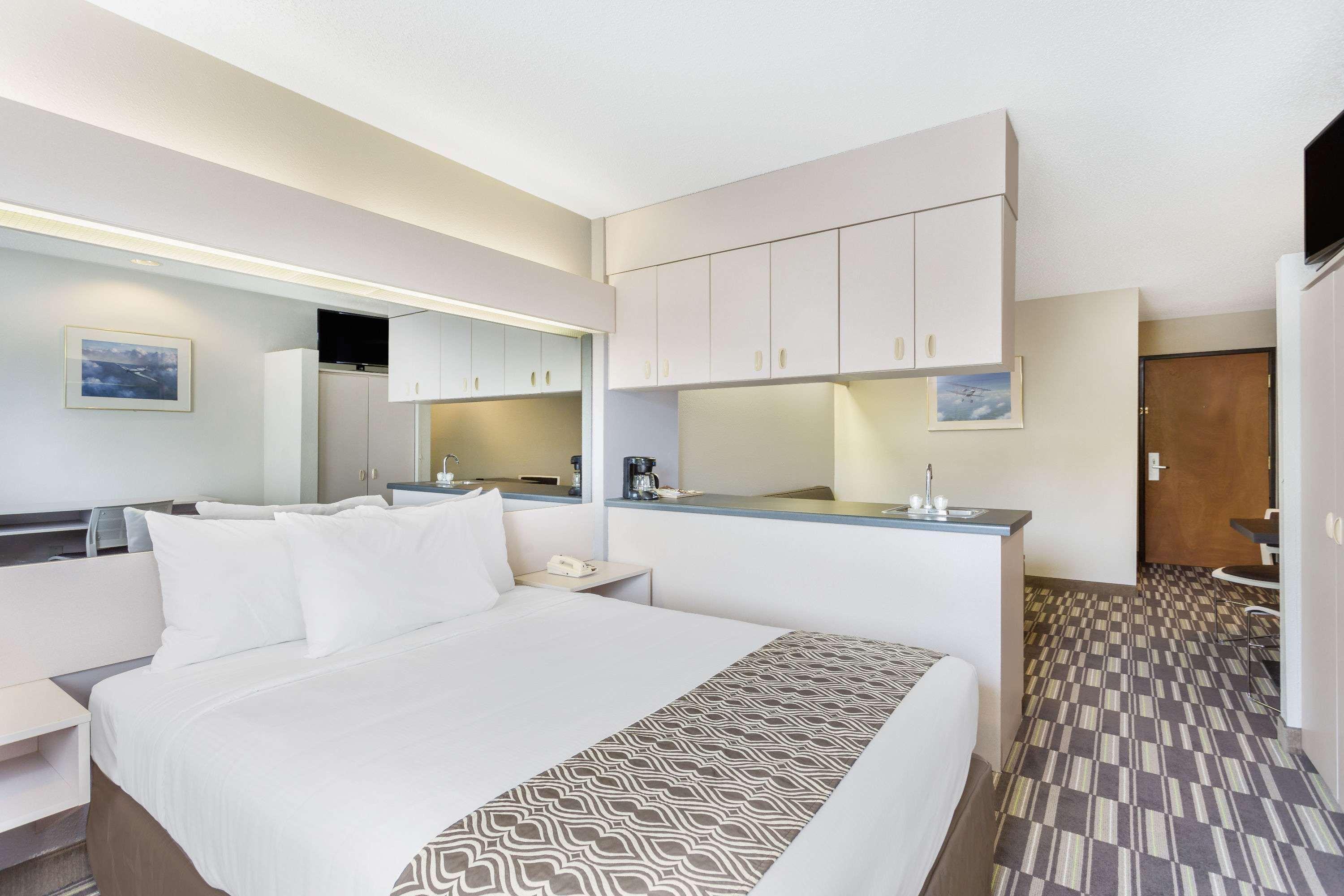 Microtel Inn & Suites By Wyndham Sandston Ngoại thất bức ảnh