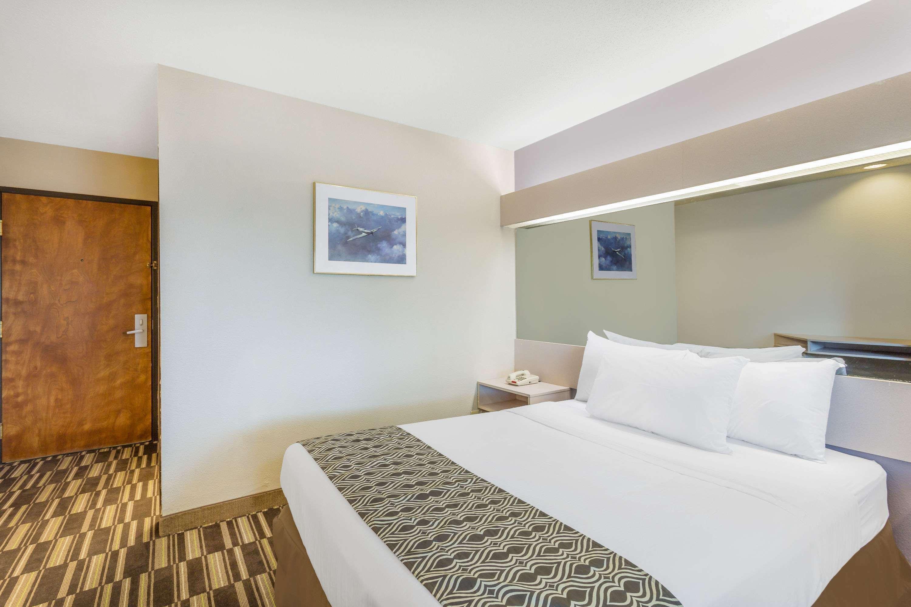 Microtel Inn & Suites By Wyndham Sandston Ngoại thất bức ảnh