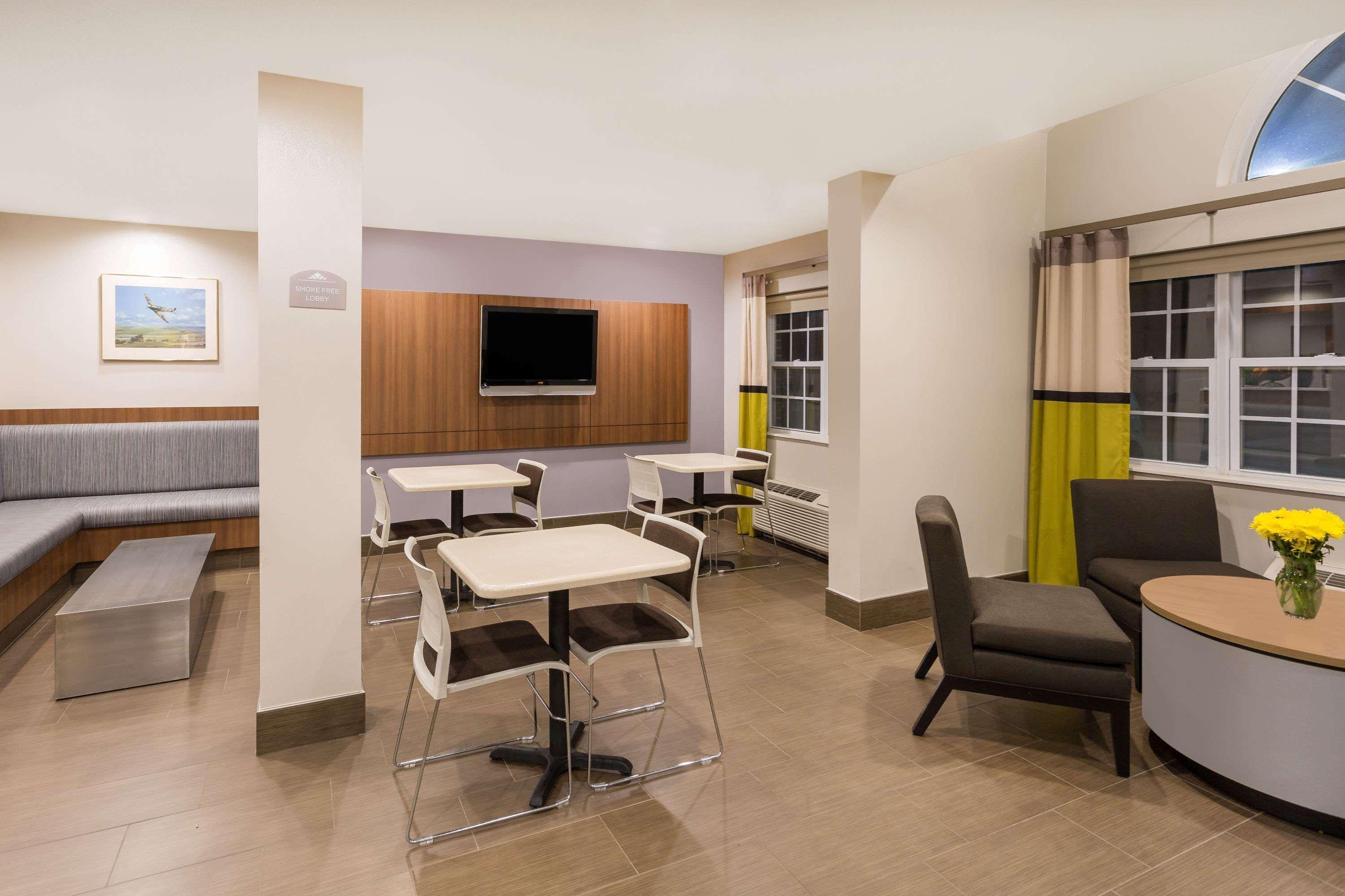 Microtel Inn & Suites By Wyndham Sandston Ngoại thất bức ảnh