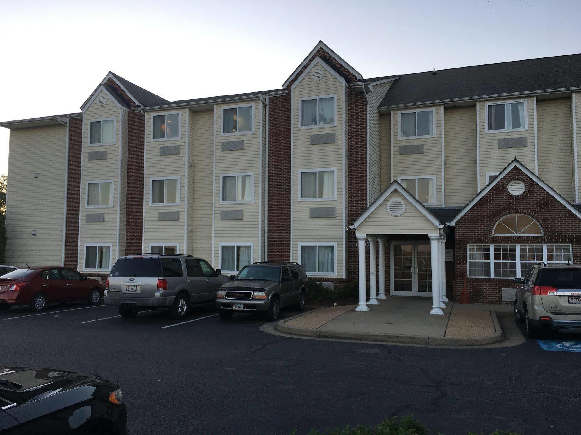 Microtel Inn & Suites By Wyndham Sandston Ngoại thất bức ảnh