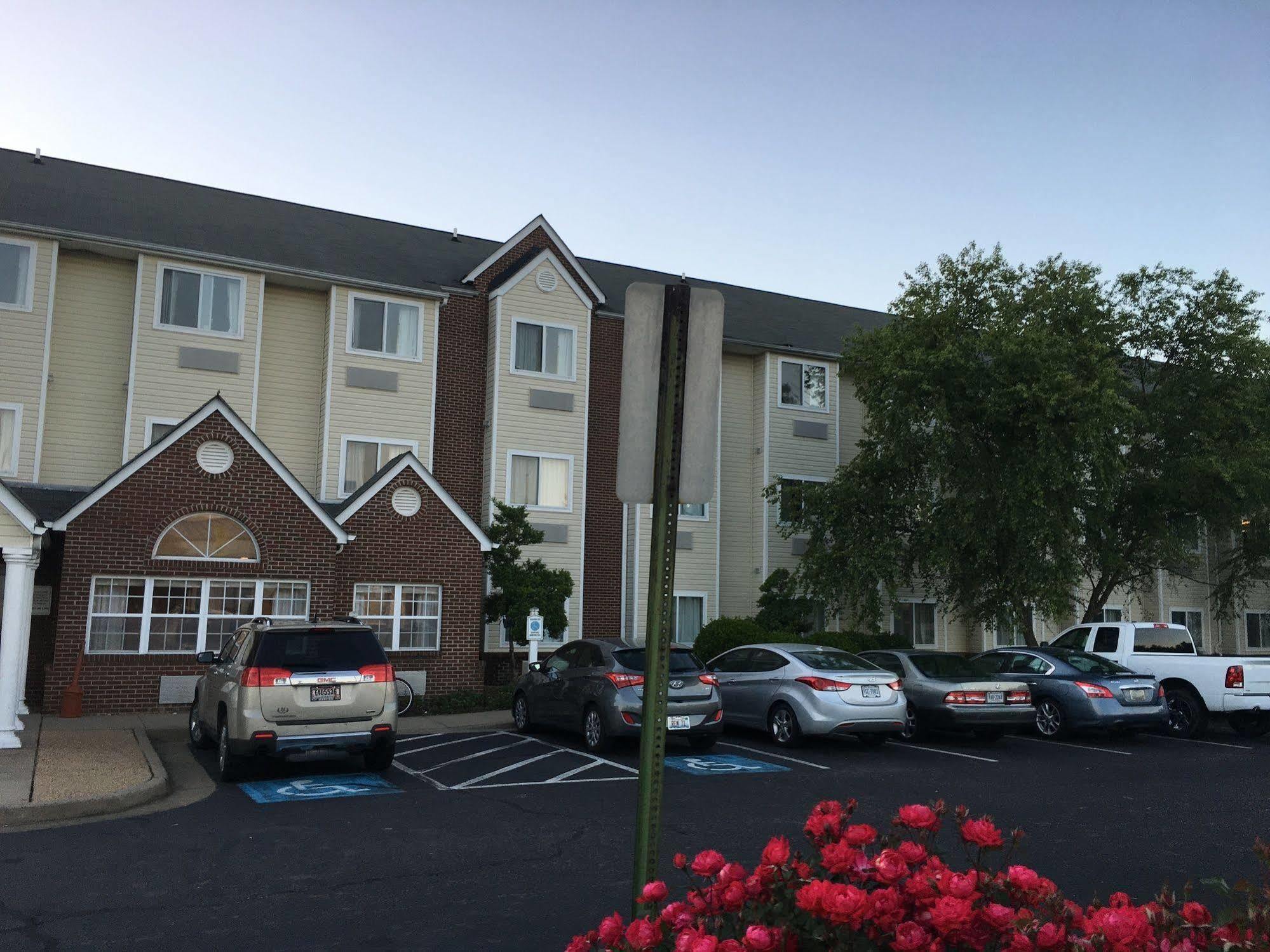 Microtel Inn & Suites By Wyndham Sandston Ngoại thất bức ảnh